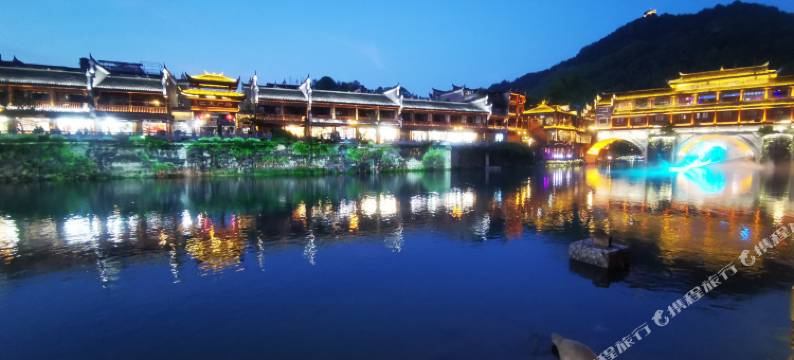 凤江吊脚楼客栈(凤凰古城虹桥店)图片
