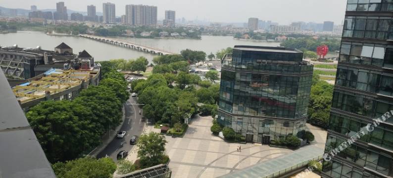 水晶蓝湾酒店公寓(1912百家湖地铁站店)图片