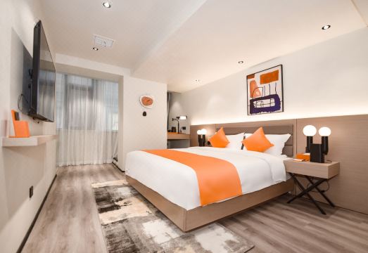 Zuowei Hotel (Xi'an Zhonglou Subway Station Huiminjie Branch) Hotel Overview