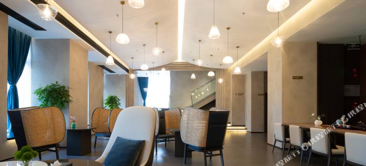 宜宾瑞柏俪国际酒店(宜宾西站原著荟店)图片