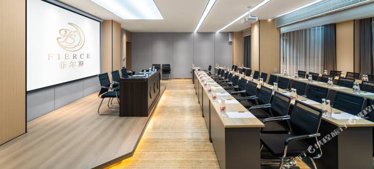 纳雍菲尔斯酒店图片