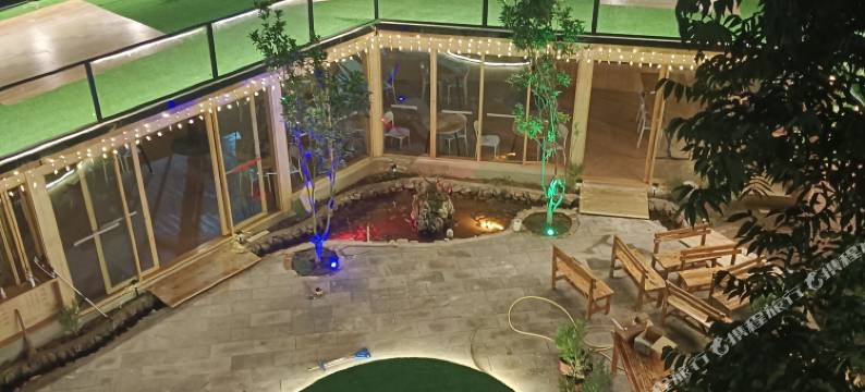 洱源世外梨园早安日月居湖景客栈图片