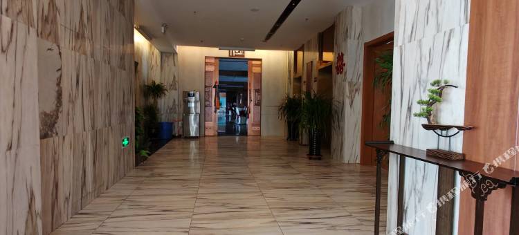 囊谦胜地酒店图片