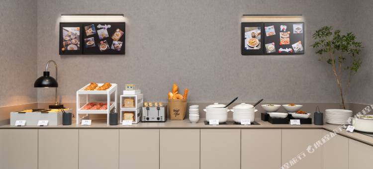 洛阳涧西万达九都西路轻居酒店图片