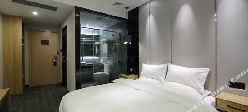 弗思特逸住酒店(上海宝山路地铁站店)图片