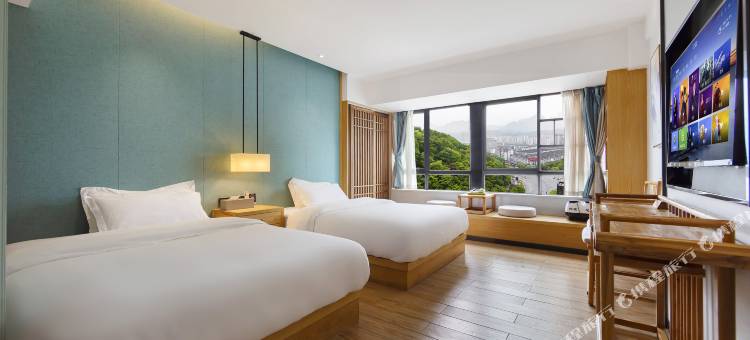 美驿轻奢名宿(张家界旅游步行街南门口美食街店)图片