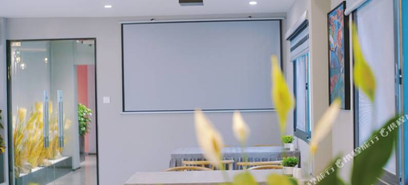 幻变艺术酒店(成都建设北路地铁站店)图片