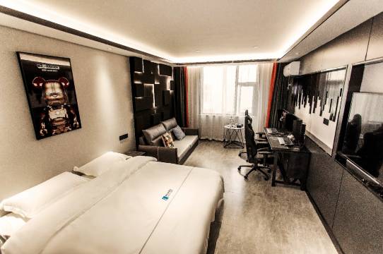 爱电竞智慧酒店(周口郸城世纪大道店)