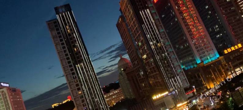 隐居东篱青年民宿(万象城地铁站店)图片