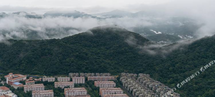 慢与你·设计师影院民宿(广州南方学院保利桃花源店)图片