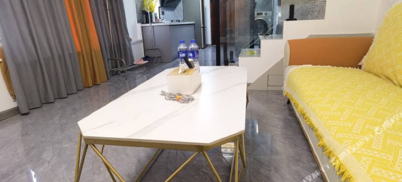 心悦影院民宿(蔡甸中核世纪广场店)图片