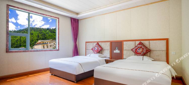 松潘黄龙林红山庄图片