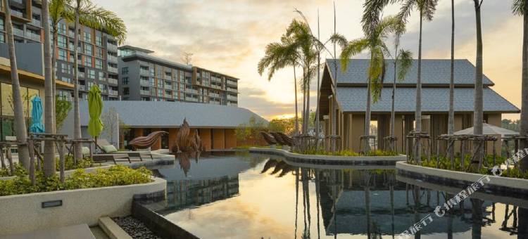 Sea View Panora Surin by Holy Cow E102图片