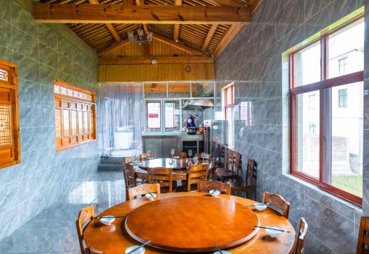 Heqing Huaxi Yazhu HomestayHotel Overview