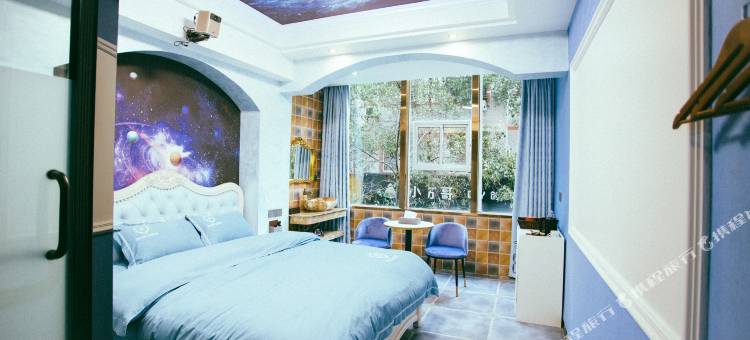 平江拉菲主题酒店(天岳汽车站店)图片