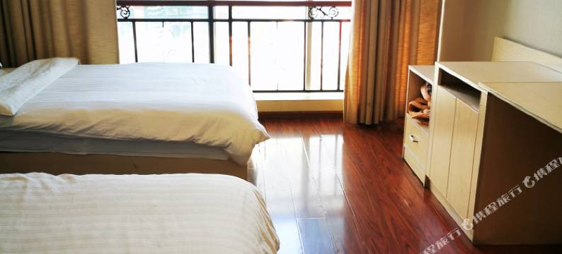 林芝玉龙青年旅社图片