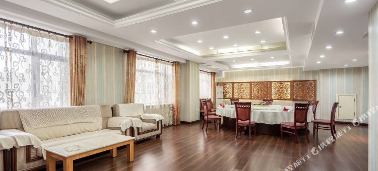 人民大厦酒店(沈阳北站皇姑万象汇店)图片