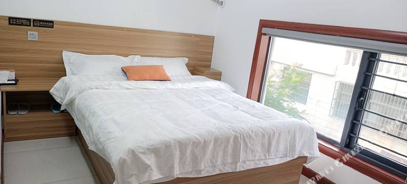 溪岸留苑民宿(开封清明上河园店)图片