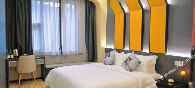 幻变艺术酒店(成都建设北路地铁站店)图片