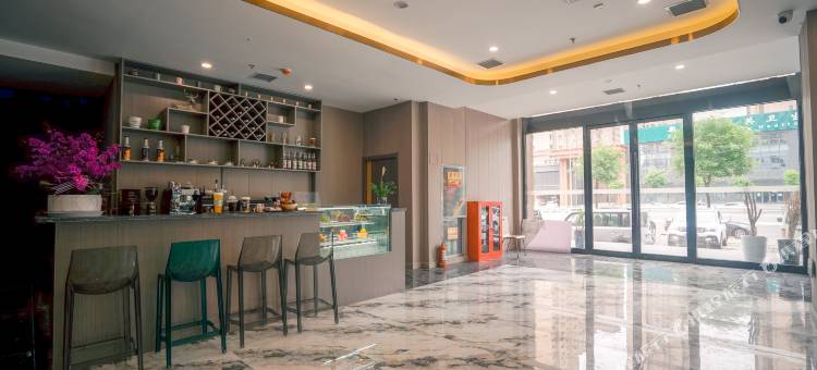云泊酒店(西安西京医院康复路地铁站店)图片