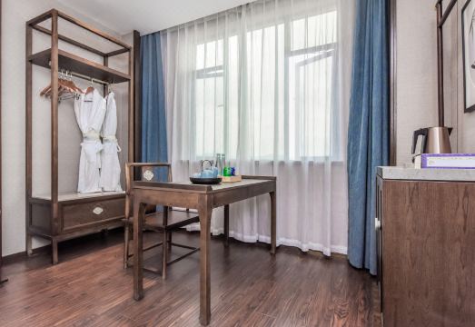 TILL BRIGHT Hotel (Loudi Shuangfeng) Hotel Overview