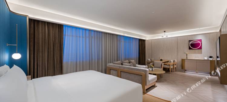 南通火车站万象城桔子水晶酒店图片