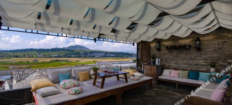 陌禾舒馨全景温泉酒店(和顺古镇贾家坝店)图片