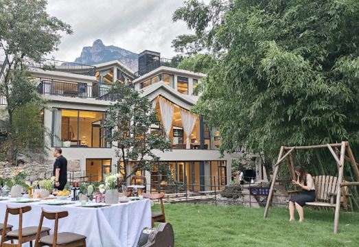 Shuiquan Yingyue Homestay (Huixian Baligou Branch) Hotel Overview