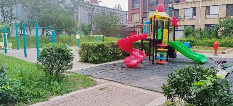 沈阳鲁艺精品公寓(望花地铁站店)图片