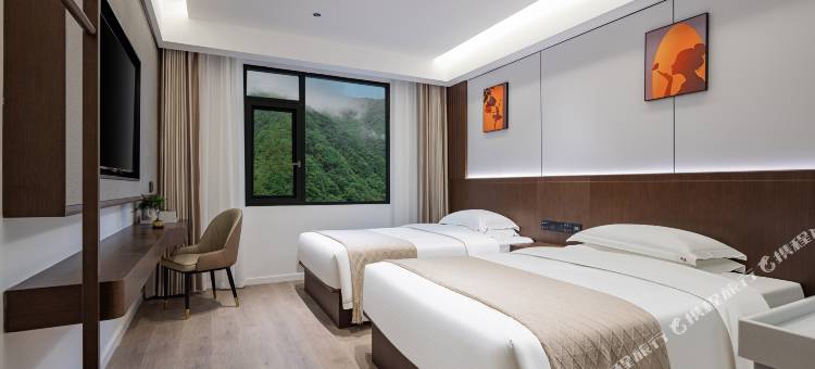 丽呈睿轩酒店(神农架木鱼集散中心店)图片