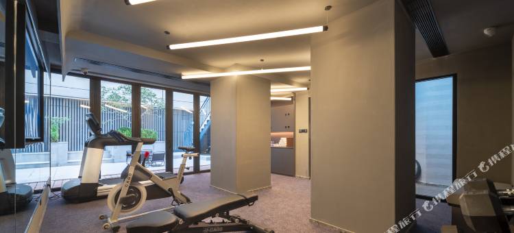 大连中山广场人民路轻居酒店图片