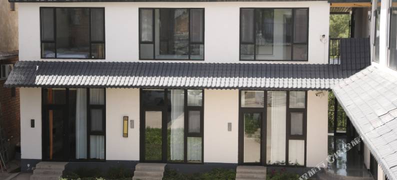 那拉提蜀留湘客栈图片