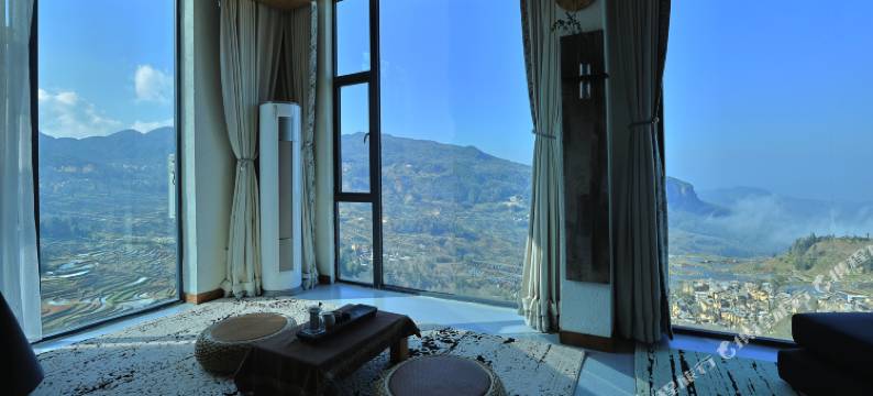 元阳多依树云上小院客栈图片