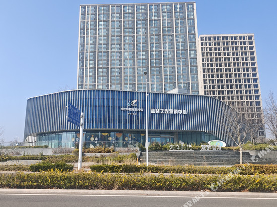 青禾海景酒店(青岛蓝色硅谷地铁站山东大学店)