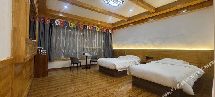 尼玛当惹雍措宝马旅馆图片