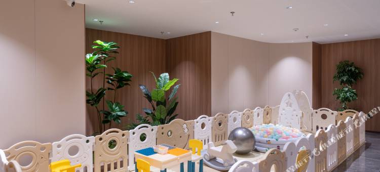 雲港国际·假日酒店(贵阳龙洞堡机场砂之船奥特莱斯店)图片