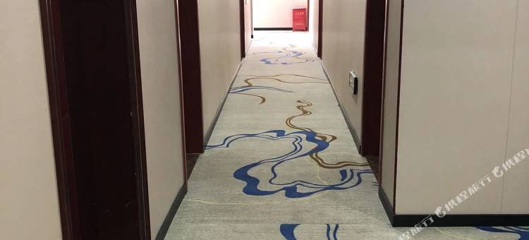 赤壁亚龙湾商务大酒店(高铁站店)图片