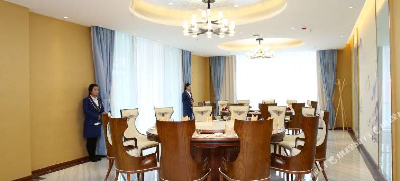 迭部生源酒店图片