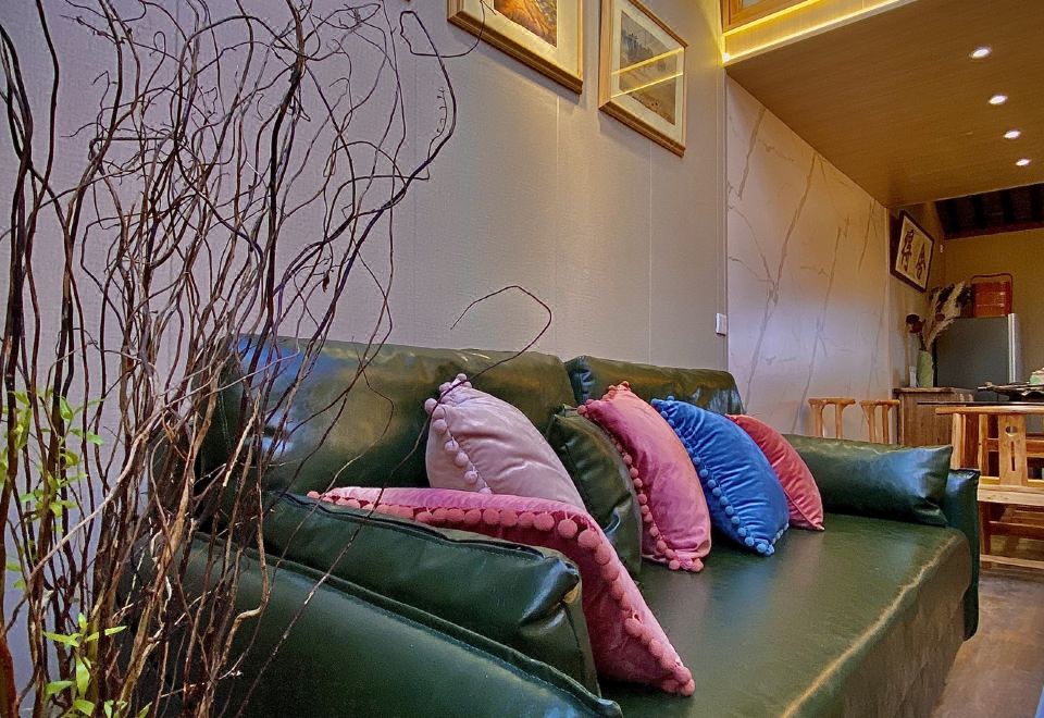 Huawenwu HomestayHotel Overview