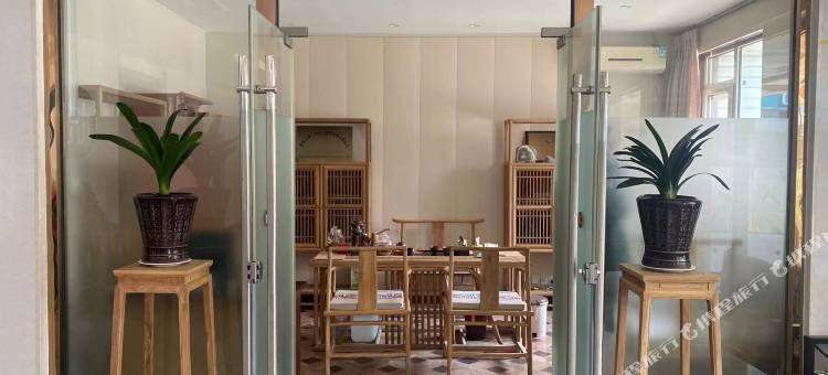 轻住酒店(青岛城阳区农业大学地铁站店)图片