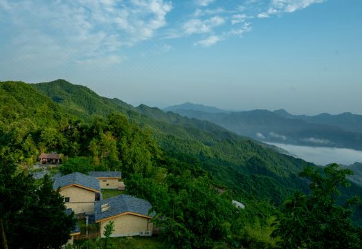 Yinju Xiangli Huapopo Homestay Hotel Overview