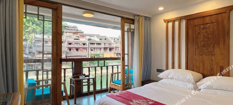 凤凰我行其野长志江景客栈图片