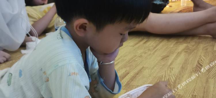 深圳靠海小镇客栈图片