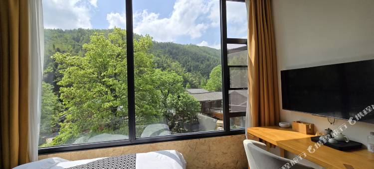 南昌梅岭山与山舍民宿(神龙潭店)图片
