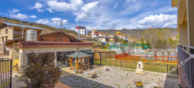 香格里拉悠悠艺术酒店(松赞林寺店)图片