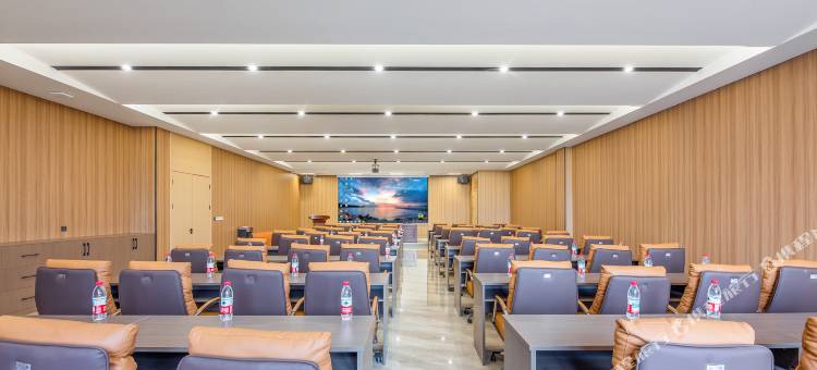 白玉兰酒店(任丘市政府万达广场店)图片