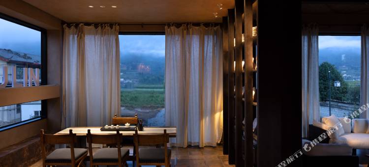 山屿邻·日照金山｜雪山全景野奢汤池度假Villa图片