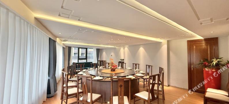 瑞喜国际酒店(成都动物园熊猫大道南大门地铁站店)图片