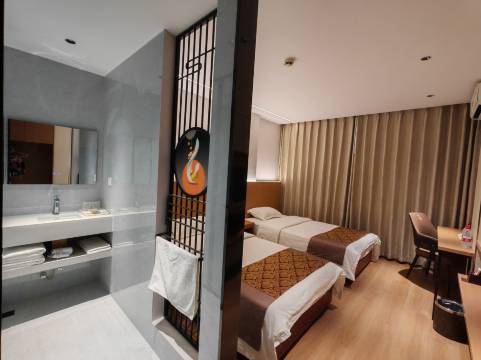 昆明攀钢商务酒店(塘子巷地铁站店)