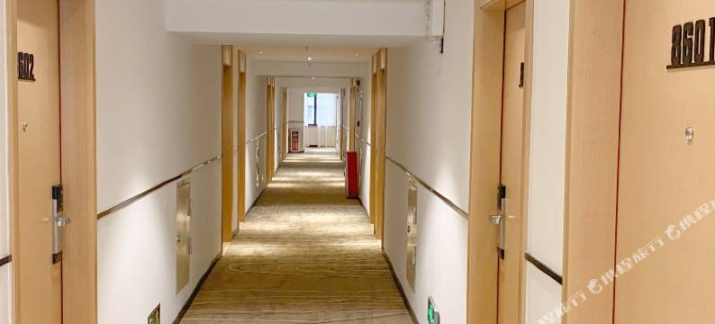 柏曼酒店(广州东站天平架地铁站店)图片